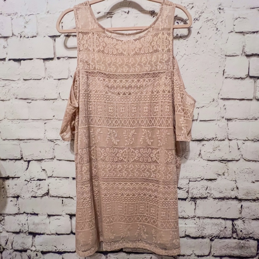 Torrid Elegant Lace Cold Shoulder Top 3X NWT